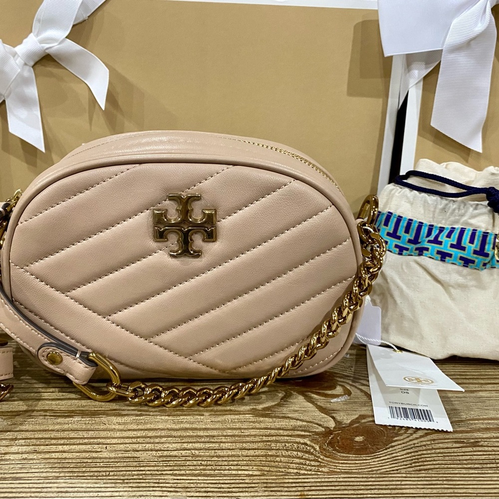 Authentic NWT Tory Burch Chevron Crossbody Camera Bag Kira Chevron Soft Leather - Picture 2 of 13